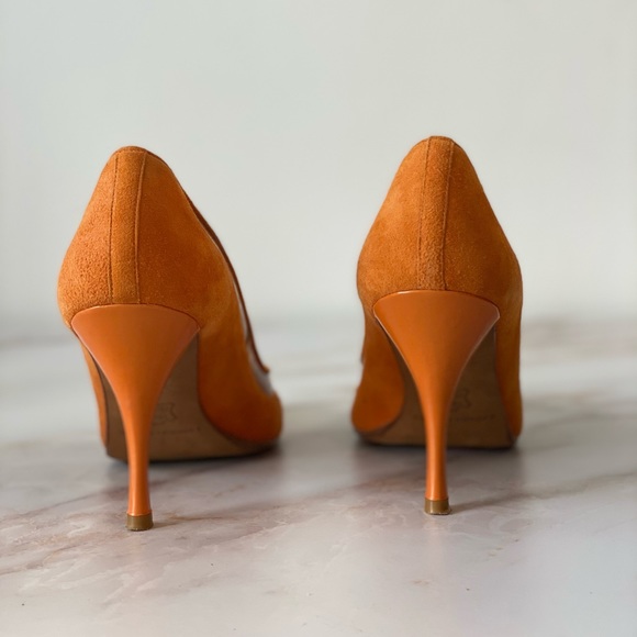 Size 7-7.5 Donald J Pliner 3” Heel / Orange Swede - Picture 4 of 4
